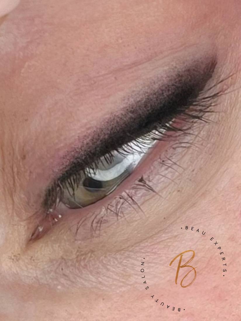 Een permanente eyeliner, van dichtbij