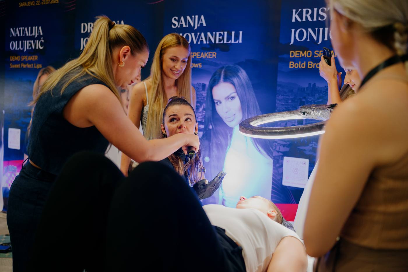 Kristina tijdens haar demonstratie op het Wapmua-event